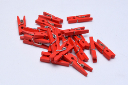 Kolíčky červené 25mm  
